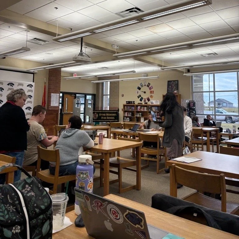 It's FAFSA filing season!

Check out some of our coaches helping students and
families complete the FAFSA at Stone Memorial High School! Roane State and TCAT Upper Cumberland staff were also there to help! Students were able to apply to college, subm