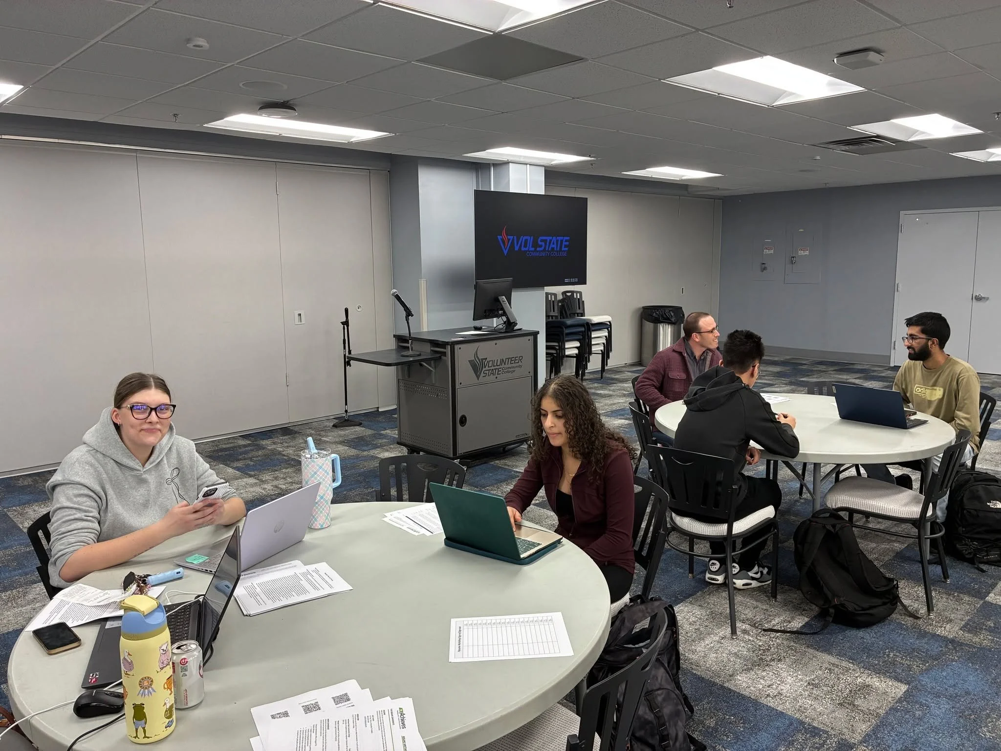 Thank you to Career Services at Volunteer State Community College for partnering with us to host a resume workshop! 

Students received one-on-one support to create or review their resumes. Every student who attended was previously unaware of the cam