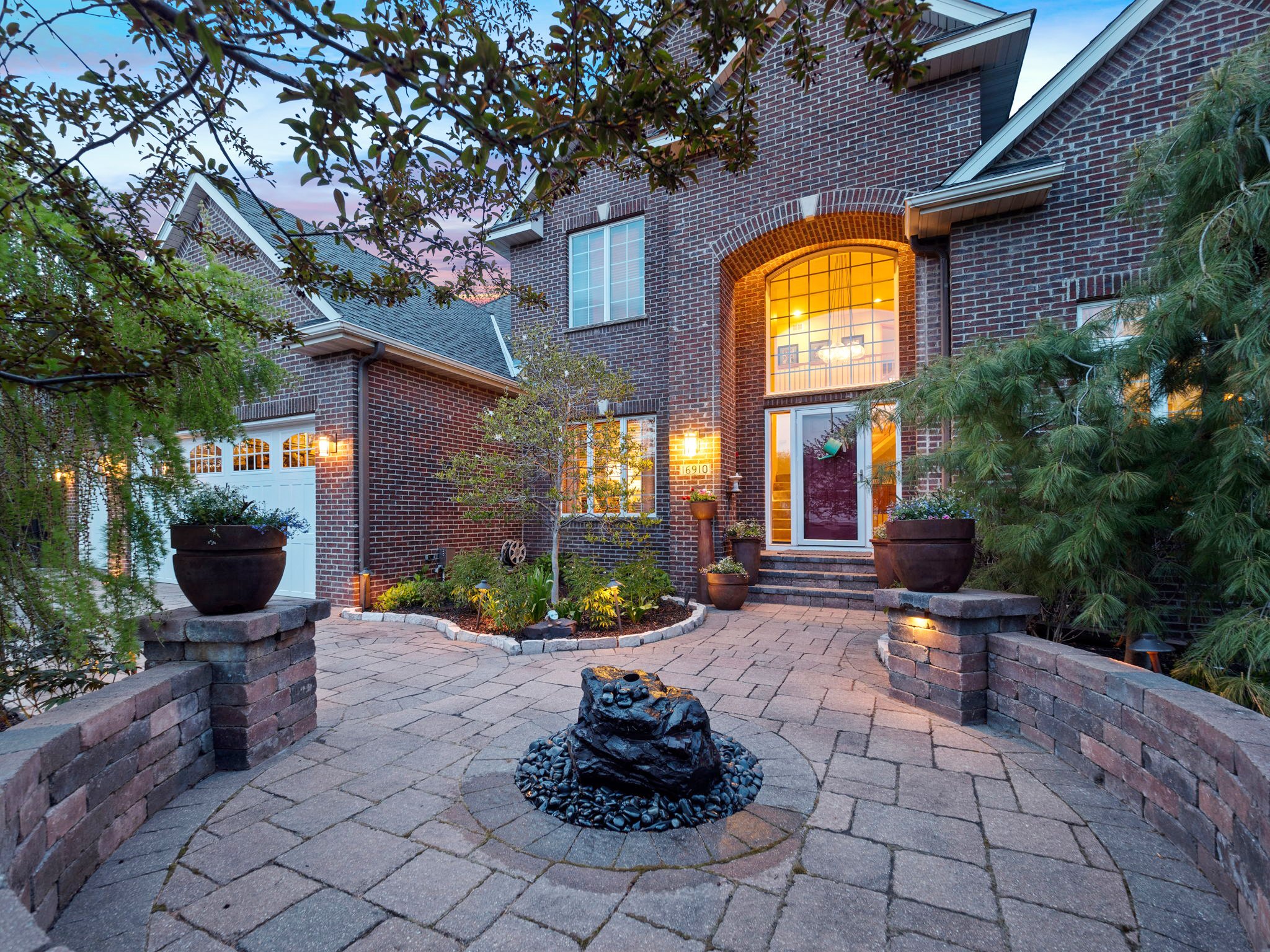 16910+40th+Pl+N+Plymouth-70-web.jpg