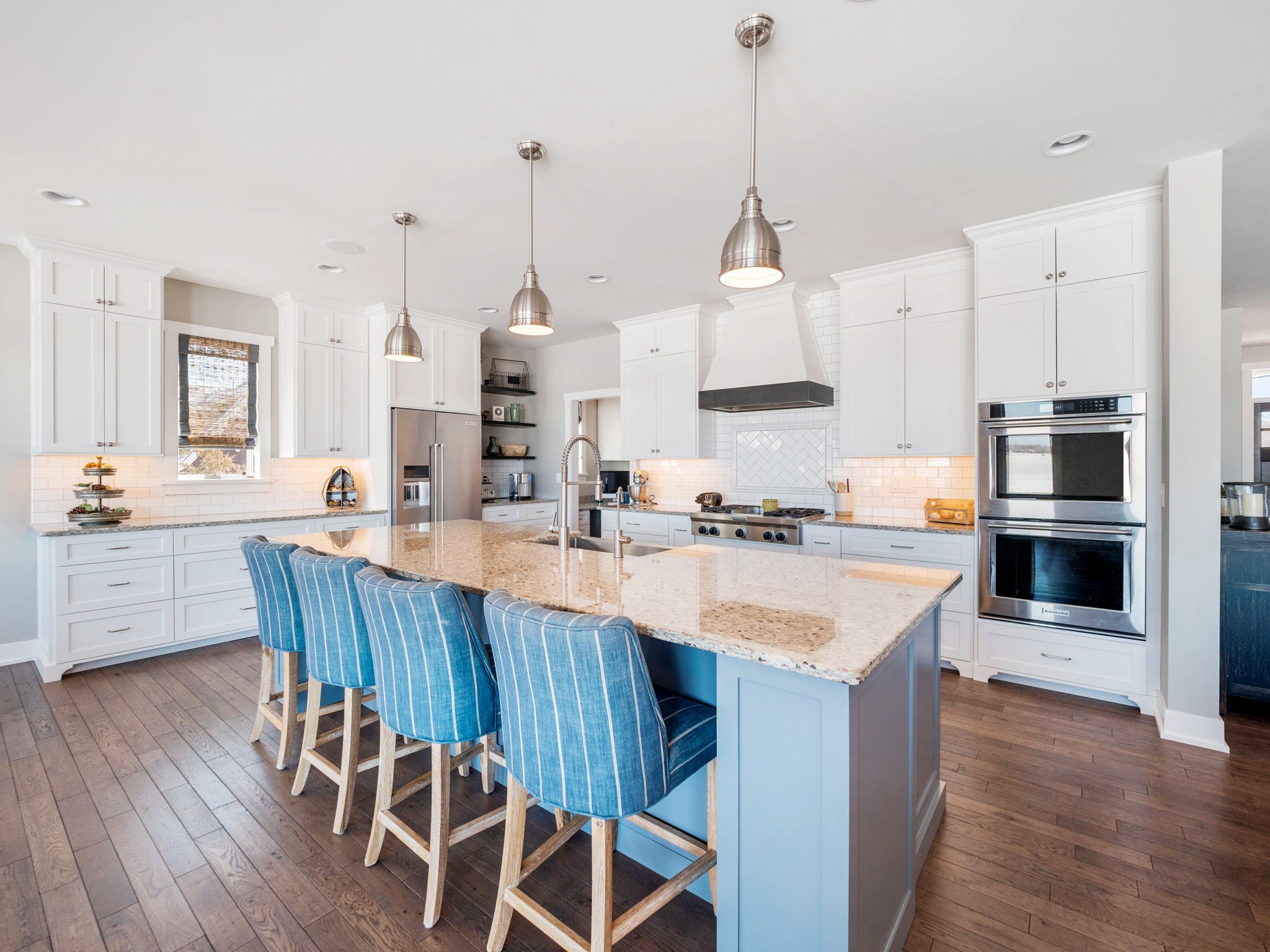 2048+Shorewood+Ln+Mound-14-web.jpg