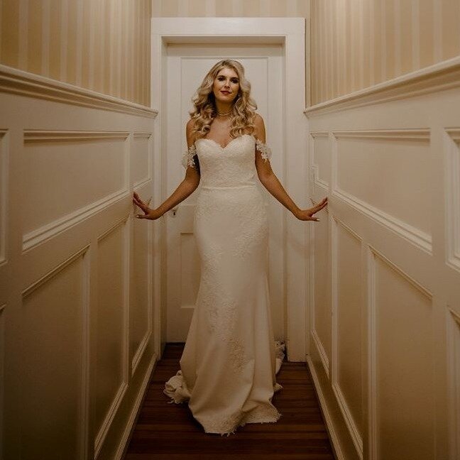 Infusing timeless elegance with a modern edge, this captivating bride prepares for her big day with grace and style. Every glance, every smile shared in our historic inn's halls tells a story of love and anticipation. We are honored she chose our ven
