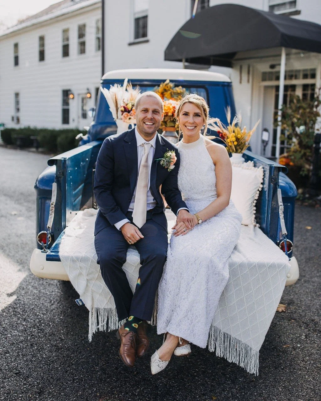 We love when our couples roll in with a vintage car&mdash;it adds so much charm and makes for unforgettable photos on our grounds. 🚙💍 From portraits to grand exits, these timeless touches make your day feel even more magical! ✨ Let&rsquo;s bring yo