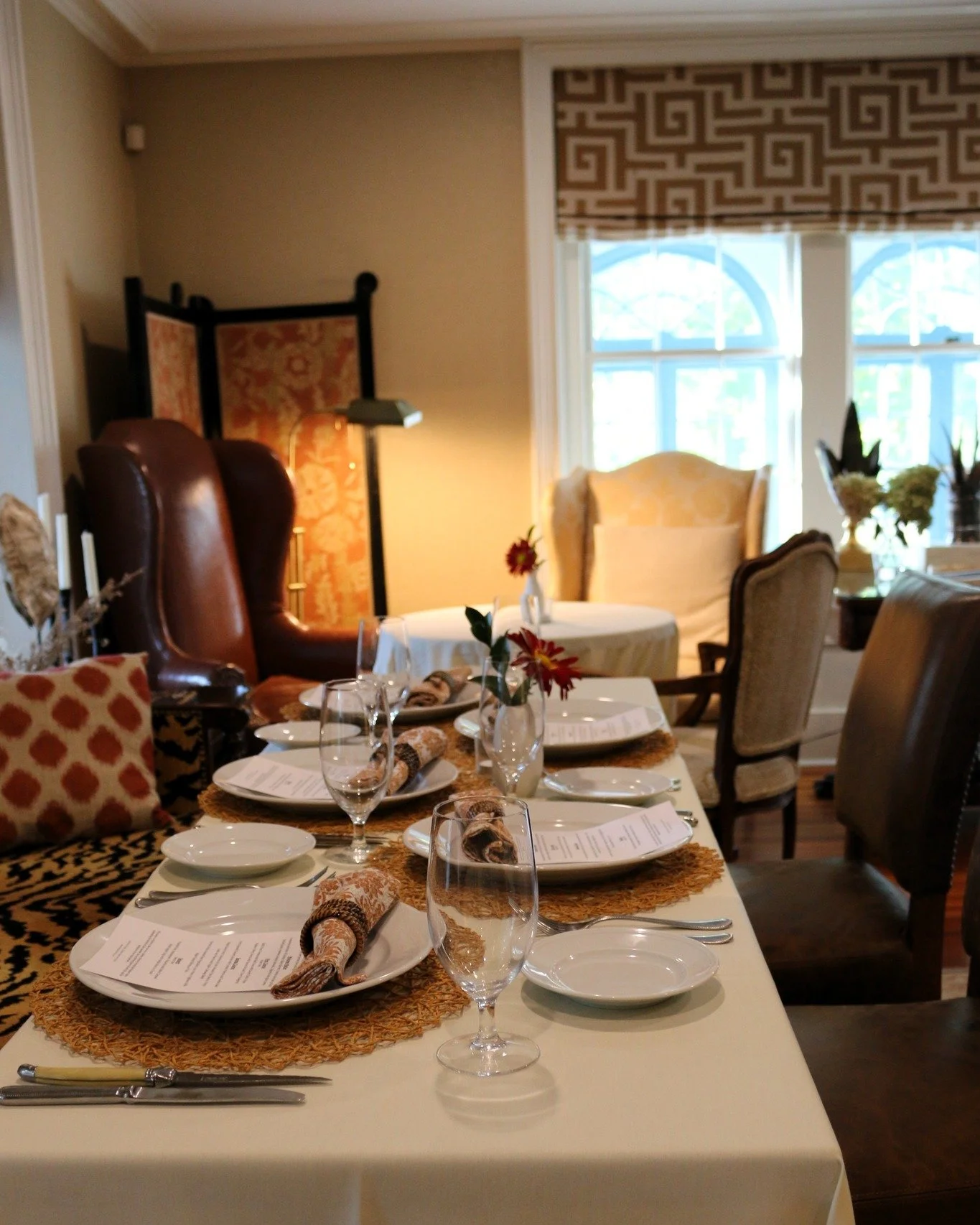 ✨November Dinner Series at the Stagecoach Inn 🌿
Indulge in five-course dinners filled with fine wine, cozy ambiance, and comforting, family-style cuisine inspired by the flavors of Italy. 🍝🍇

🍷 Nov. 14: Sommelier-Led Wine Dinner with Sara Greco |