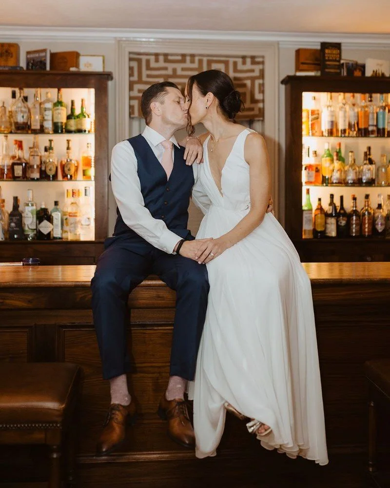 The perfect way to toast forever. 🥂✨ This stunning couple celebrated their love in style at the Stagecoach Inn, where every corner offers a picture-perfect backdrop (even our bar!).
Whether your vision is timeless elegance or modern romance, we&rsqu