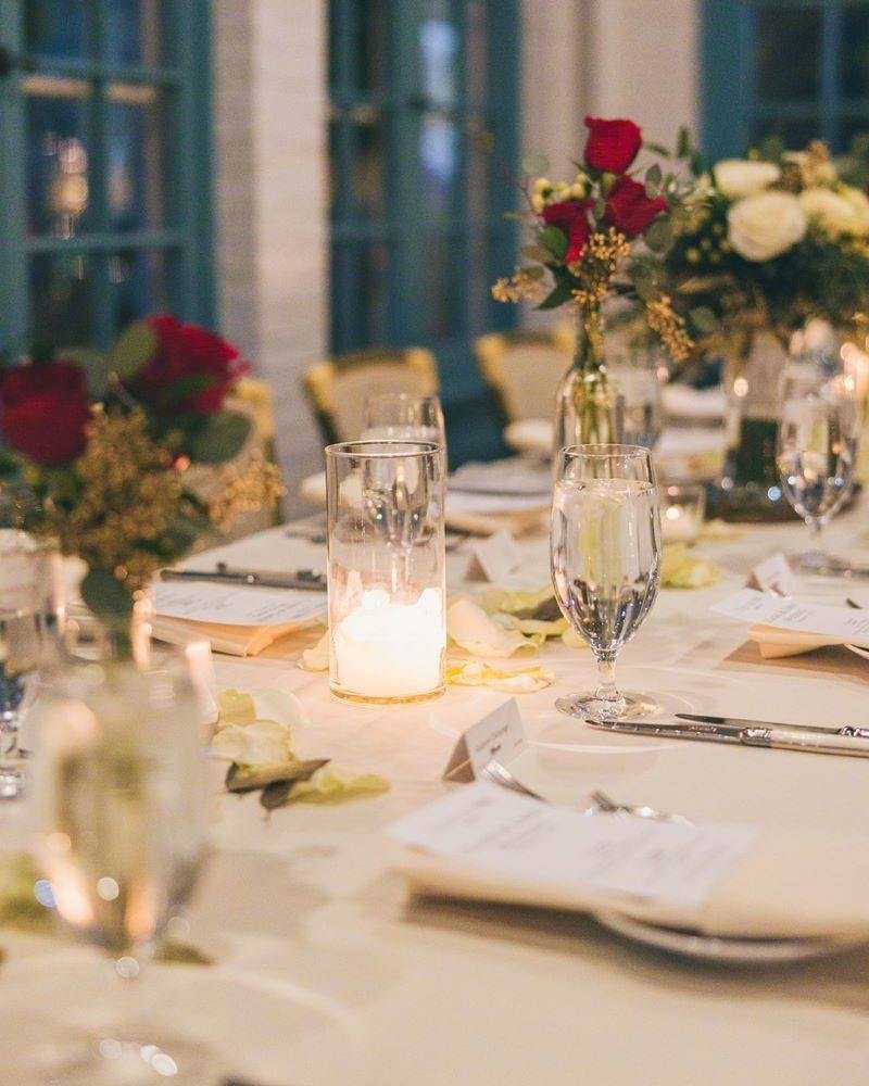 Soft candlelight, roses, and a table set for moments that matter. ✨🌹
At Stagecoach Inn, our intimate spaces turn gatherings into memories your guests will never forget.
If you&rsquo;re dreaming of an event that feels warm, personal, and beautifully 