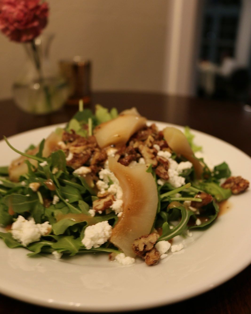 Fresh, seasonal, and made to savor ✨ Join us this Friday &amp; Saturday from 4&ndash;9pm for dishes like this pear salad, handcrafted cocktails, and an effortless evening out.
Our weekend specials are not to be missed&mdash;take a look and plan your 