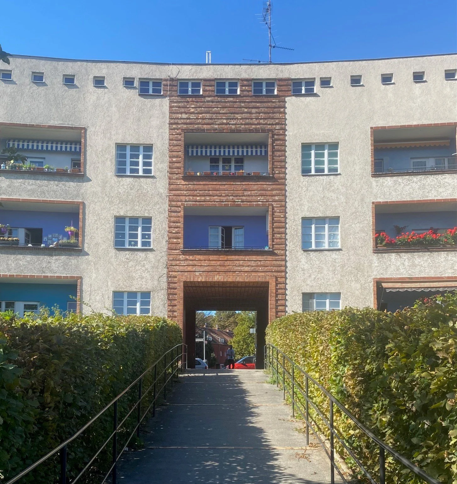Berlin Horseshoe Estate 10 portal.jpg