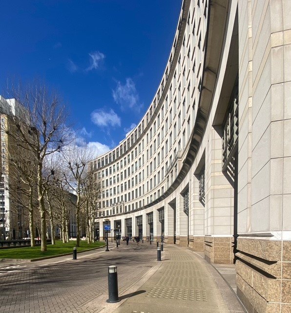 Fred Koetter's Westferry Circus arcades at the entry to Canary Wharf.