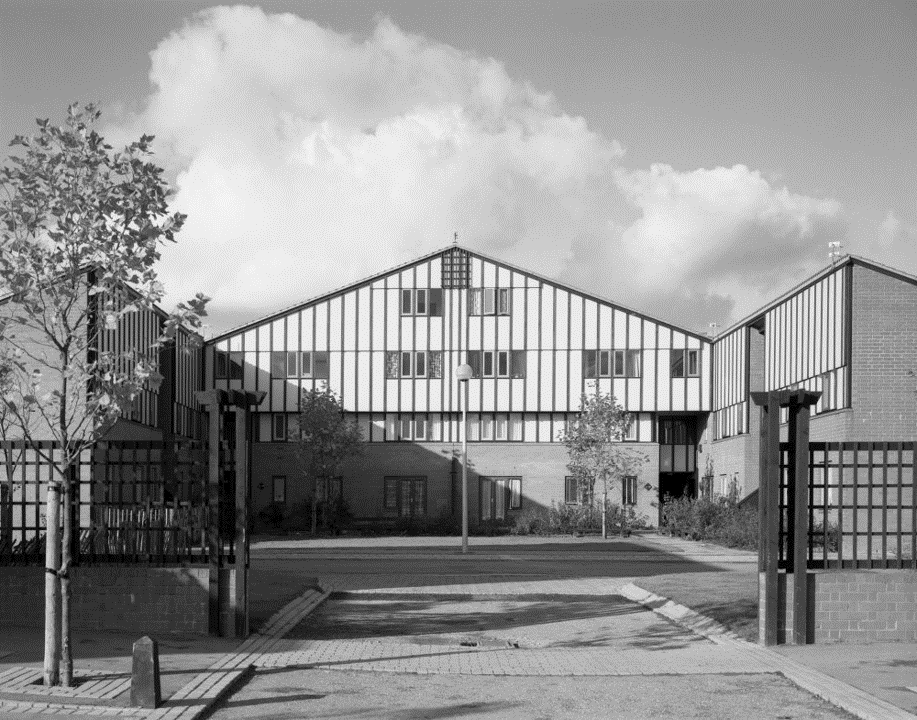 Stacked walk-up townhouses facing one of the courts that terminate the interior streets.