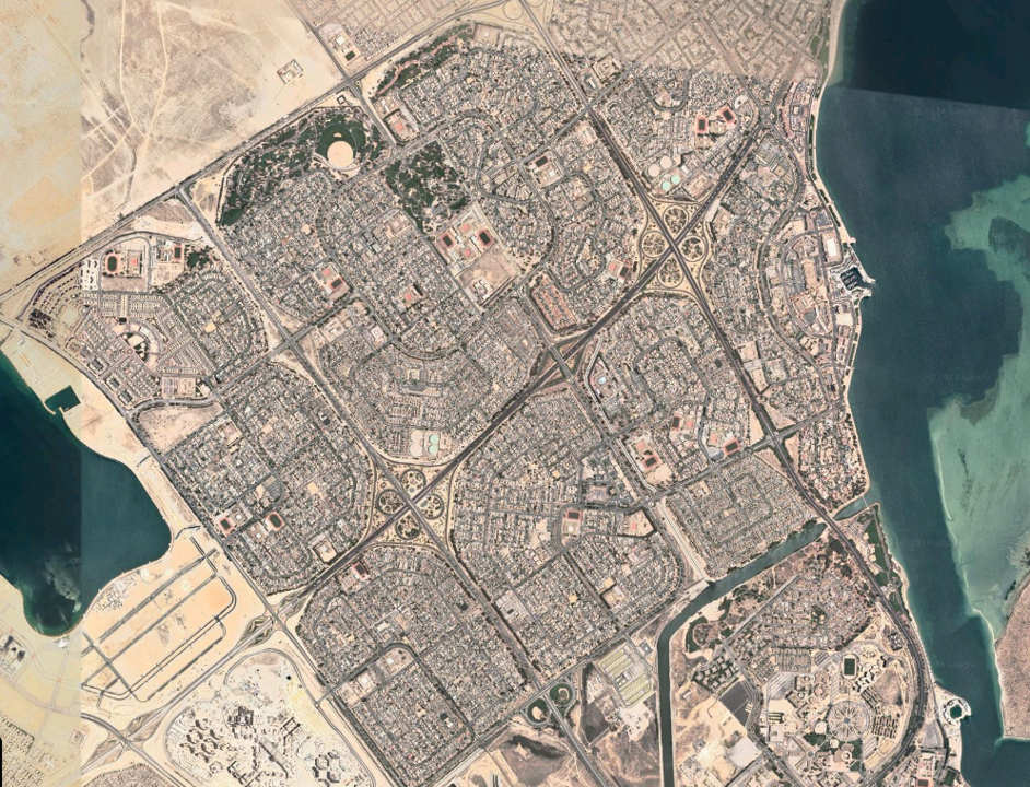 The master plan was laid out by Bechtel with Colin Buchanan & Partners responsible for the highway layout. The plan is auto dependent with a hierarchy of roads serving low density suburbia.