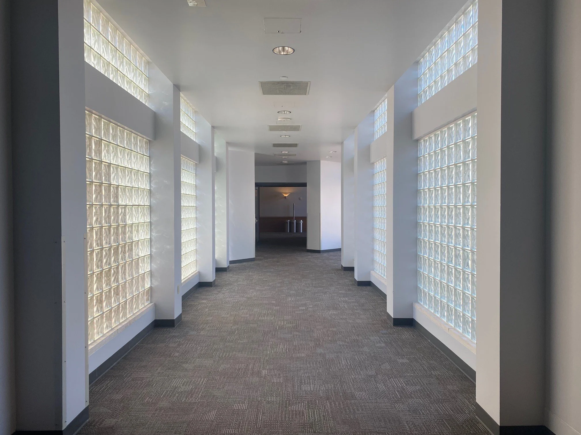 Glazed link between the Auditorium wing and the South Tower.