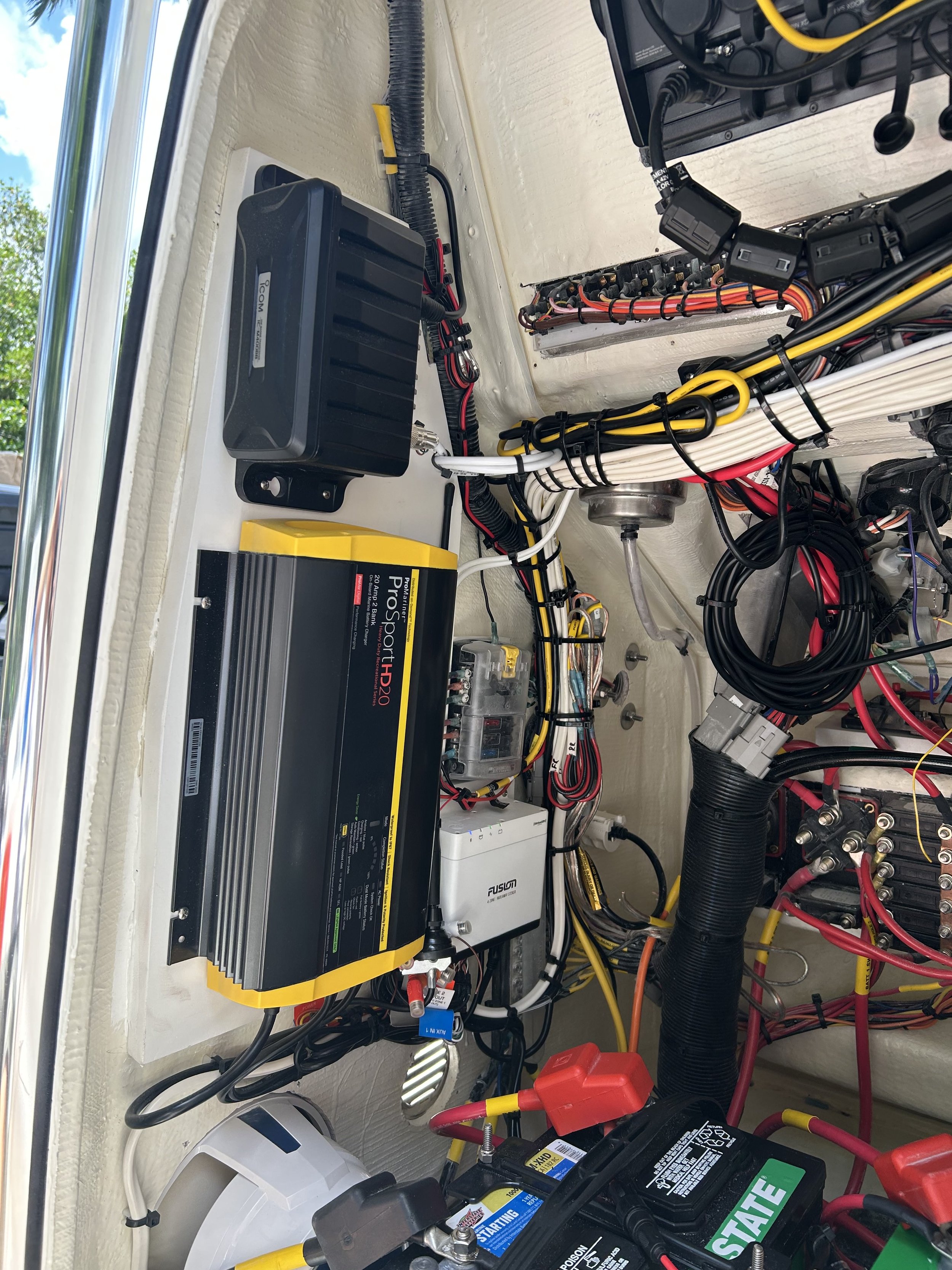 new battery display, new charger, Garmin
Pathfinder, Garmin, stereo, lighting, and electronics upgrades, JL Audio, Fusion, Gunwale LED lighting, marine electronics, marine wiring, sportfish marine electronics, sportfish center console, Tequesta mari