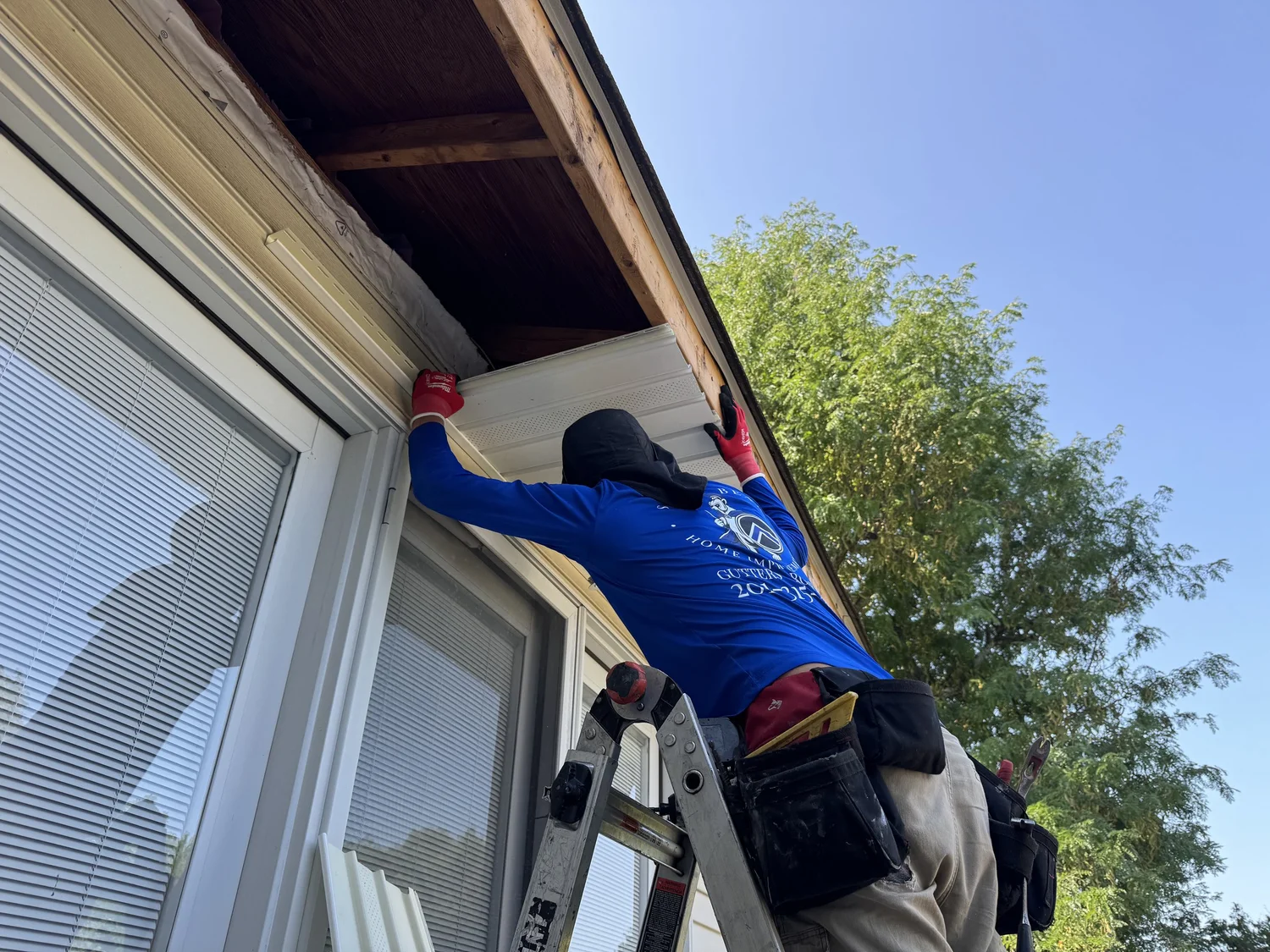 Residential soffit and fascia installation