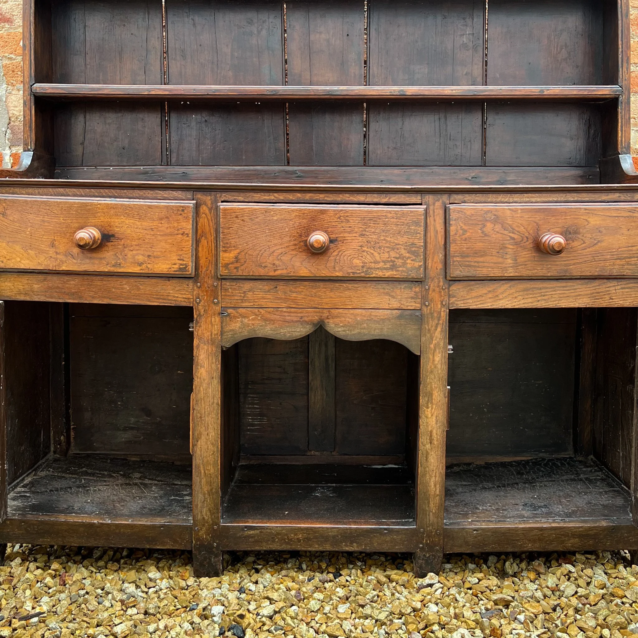 English-georgian-oak-dresser-coountry-kneehole-charming-1.jpg