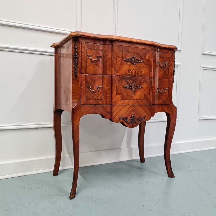 French kingwood marquetry commode