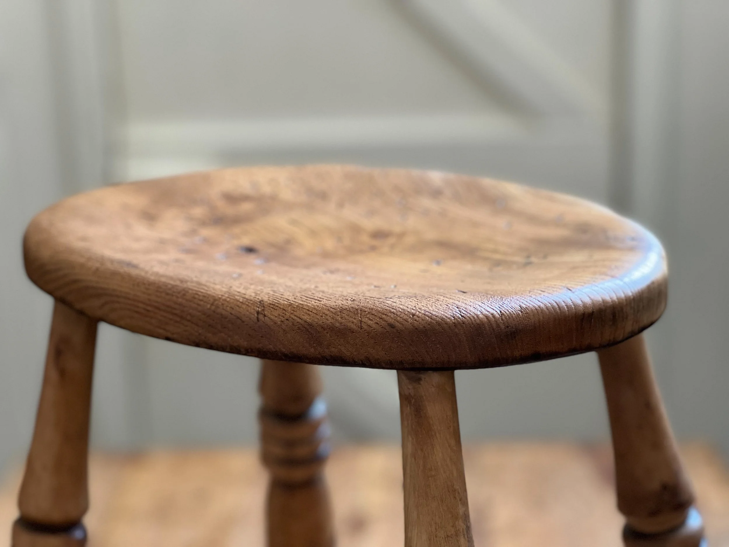 english-elm-stool-country-house-4.jpg