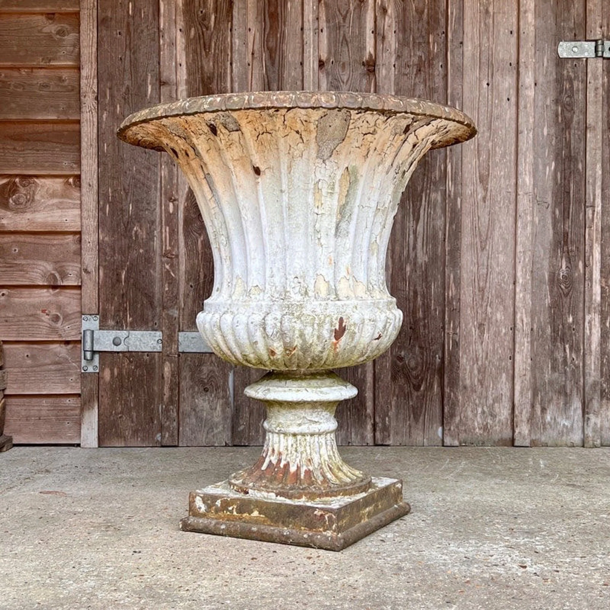 English-cast-iron-antique-garden-urn-G8303-4.jpg