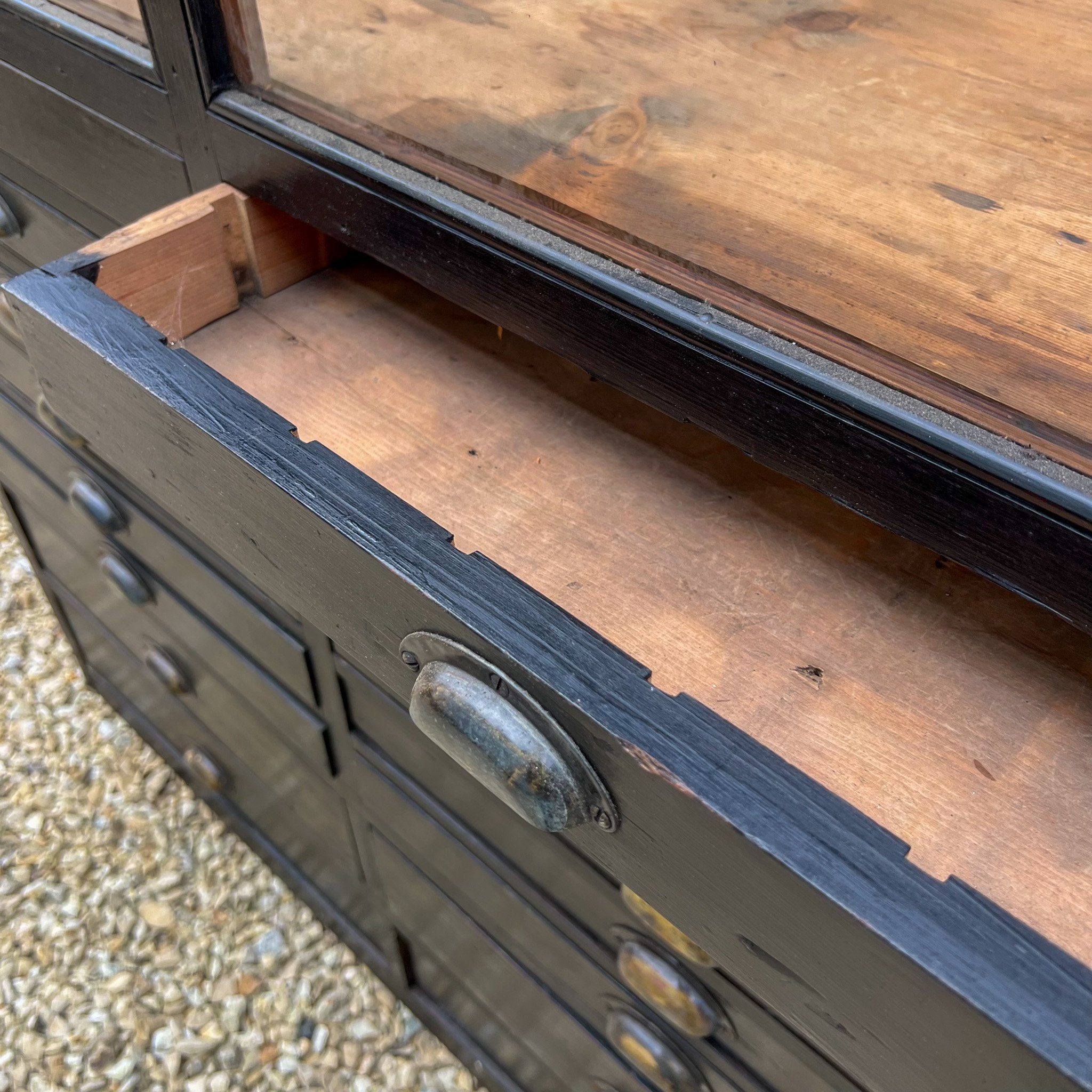19th-century-watchmaker's-jewellery-shop-counter-D8301-2.jpg