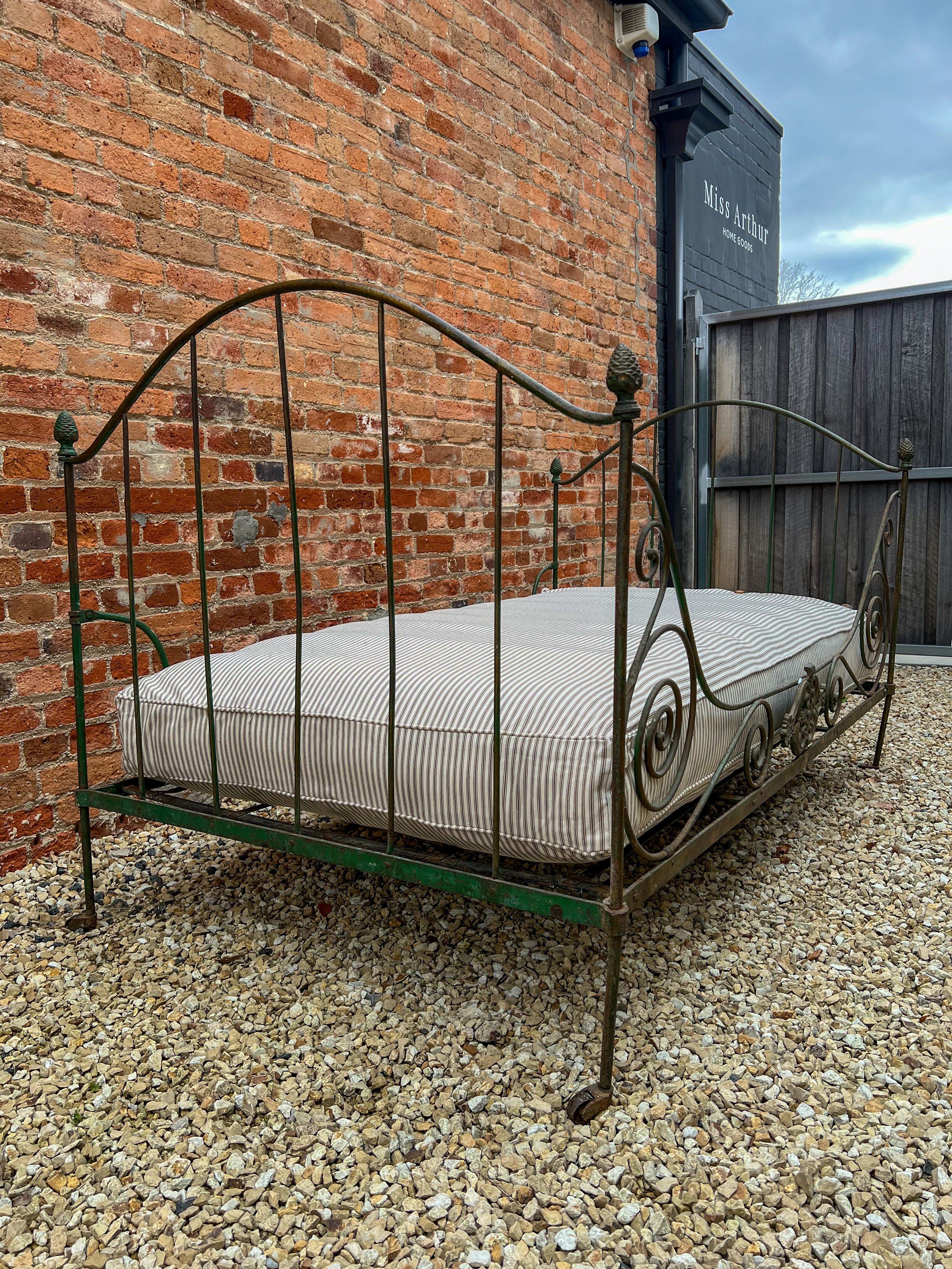 French-iron-folding-day-bed-antique-4