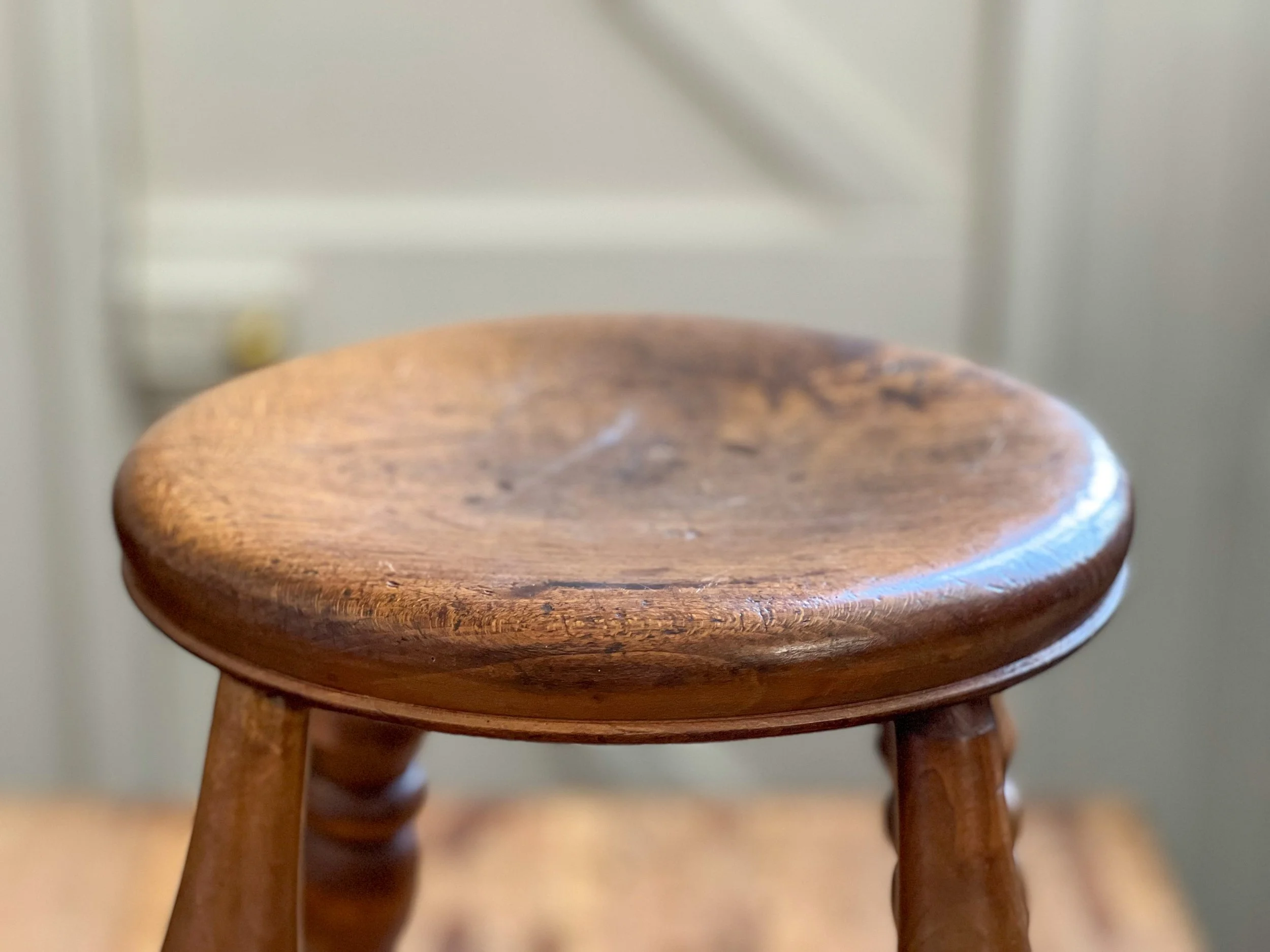 english-elm-stool-country-house-11.jpg