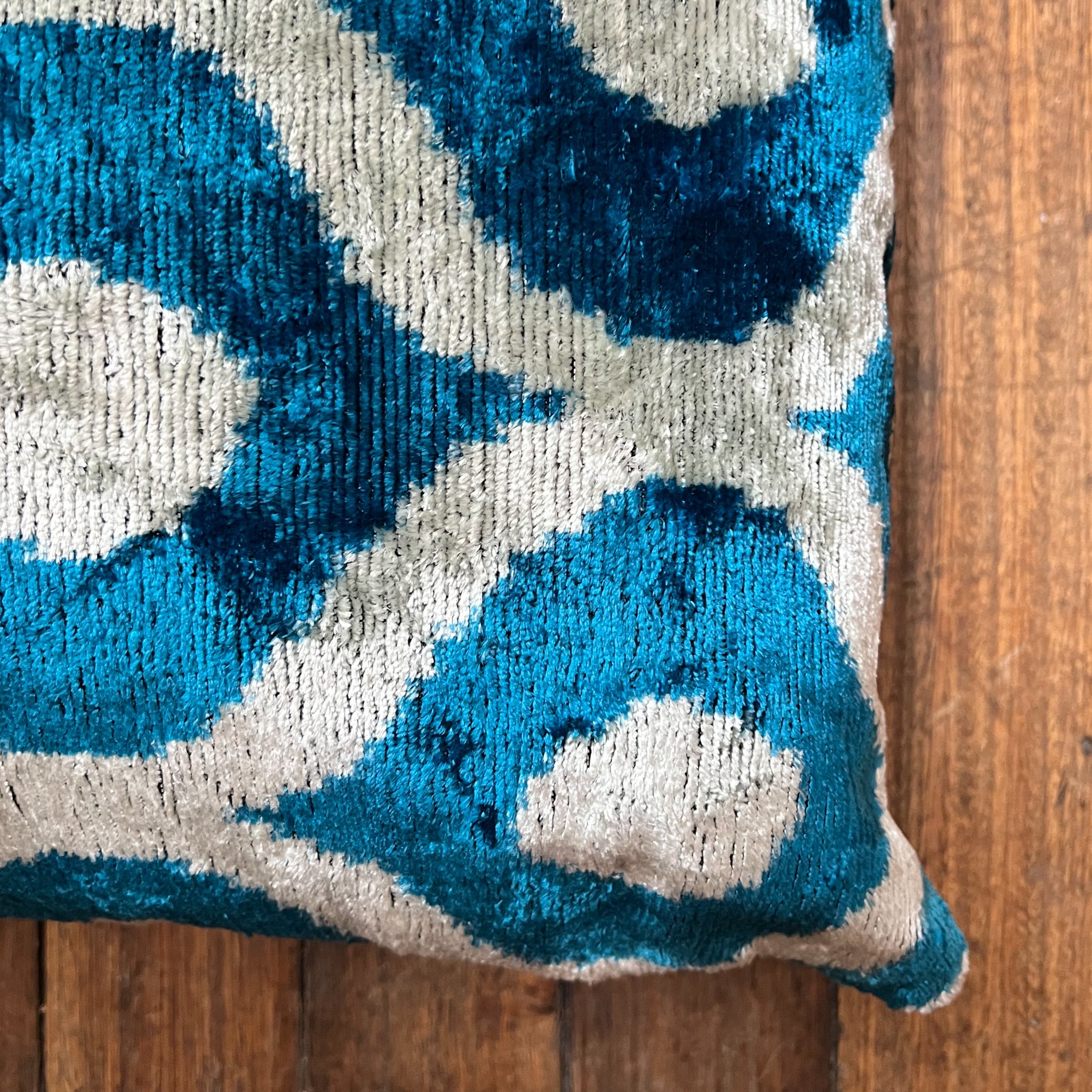 Kilim-cushion-susani-ikat-turkish-carpet-vintage-fragment-44.jpg