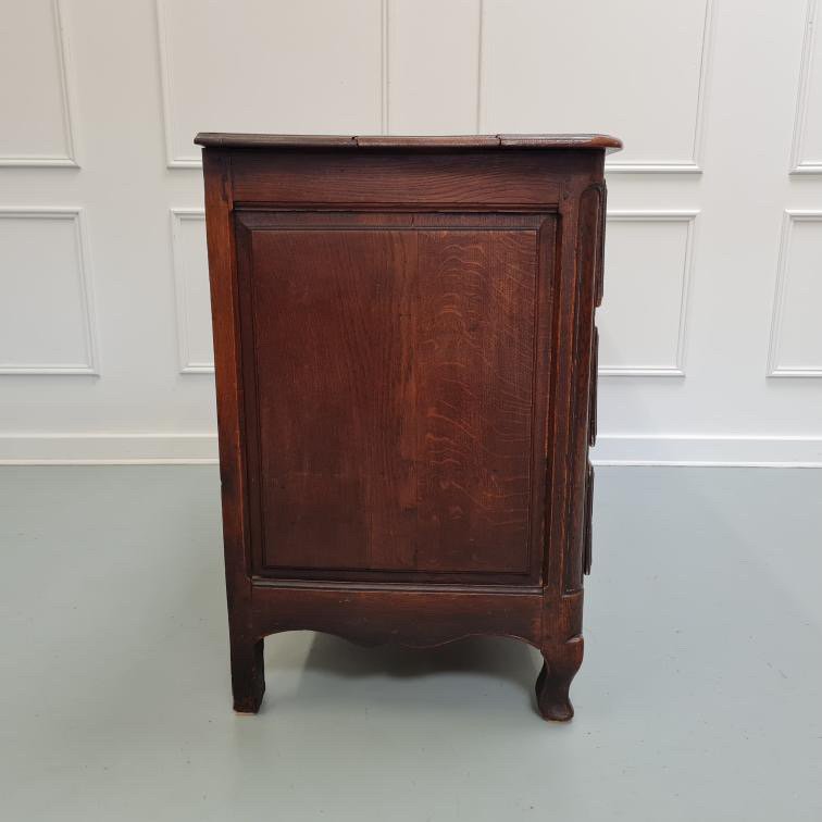18th-century-French-oak-commode-antique-louis-XV