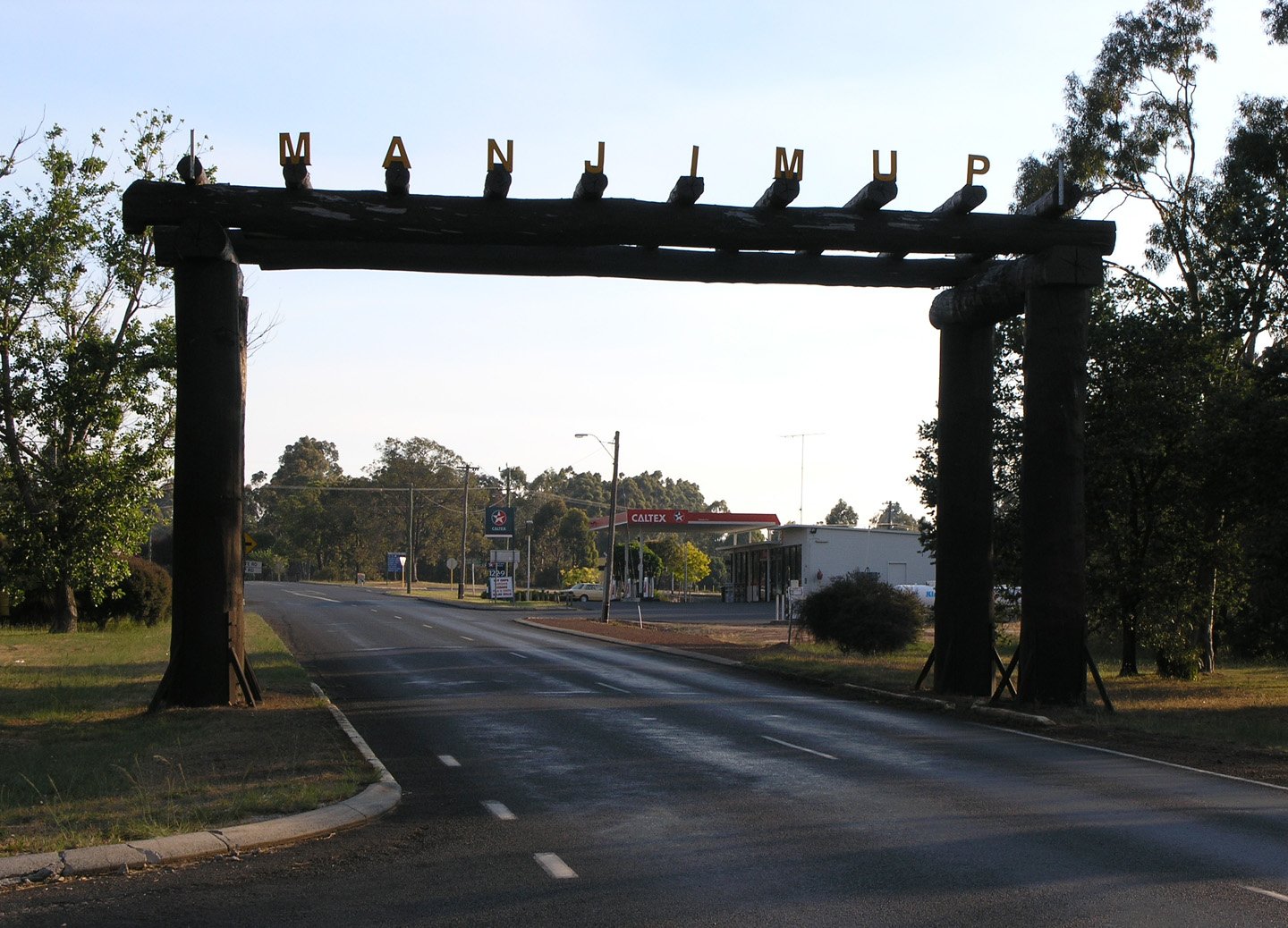 Manjimup_Sign_SMC_2006.jpg
