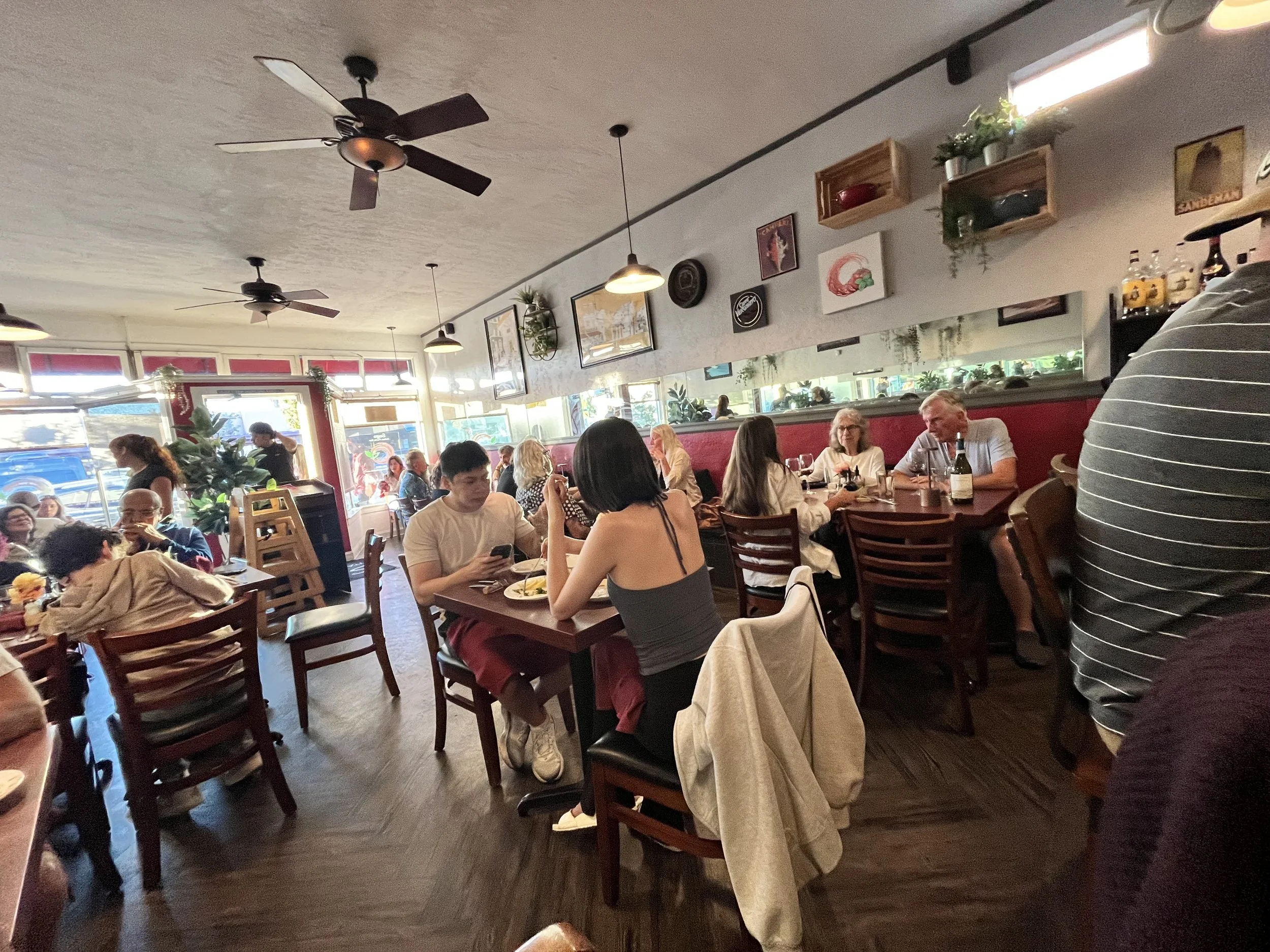 Sugo Inside dinning.jpeg