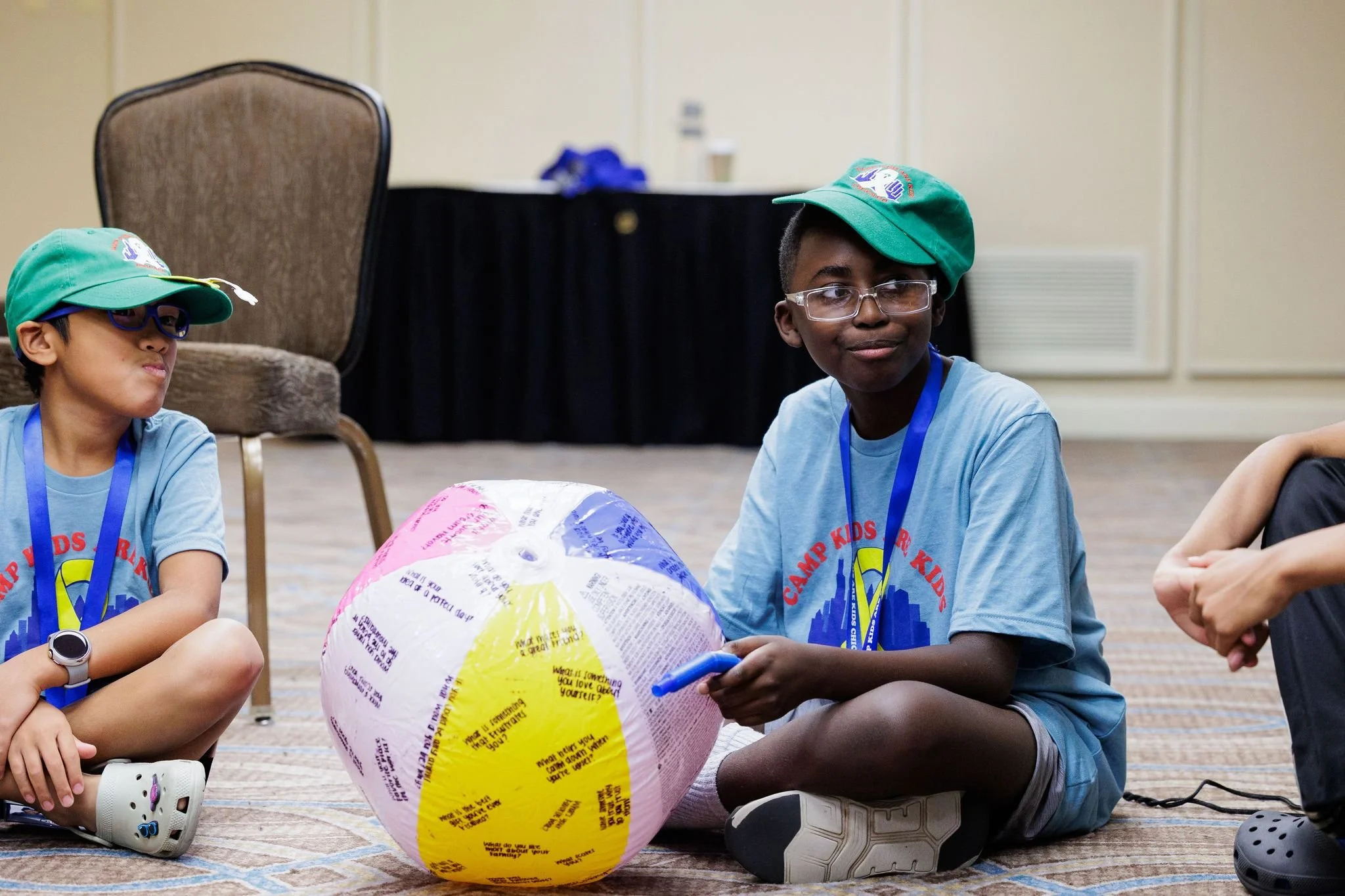 💛 Moment of Camp Monday 💛
One of the most meaningful moments at camp happens in Sibs Space. This special time gives siblings a chance to connect with others who truly understand &mdash; to share, listen, and feel less alone in what they&rsquo;re go