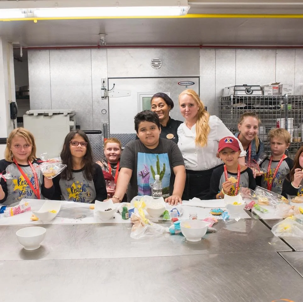 🍪 Moment of Camp Monday🍪

Sugar, sprinkles, and a whole lot of creativity 🍪✨ Camp days are sweeter when you&rsquo;re decorating cookies with our camp family! We sure do have a lot of  bakers at camp!💛 

#CampFun #SweetMemories #CKAKC 
 #MomentofC