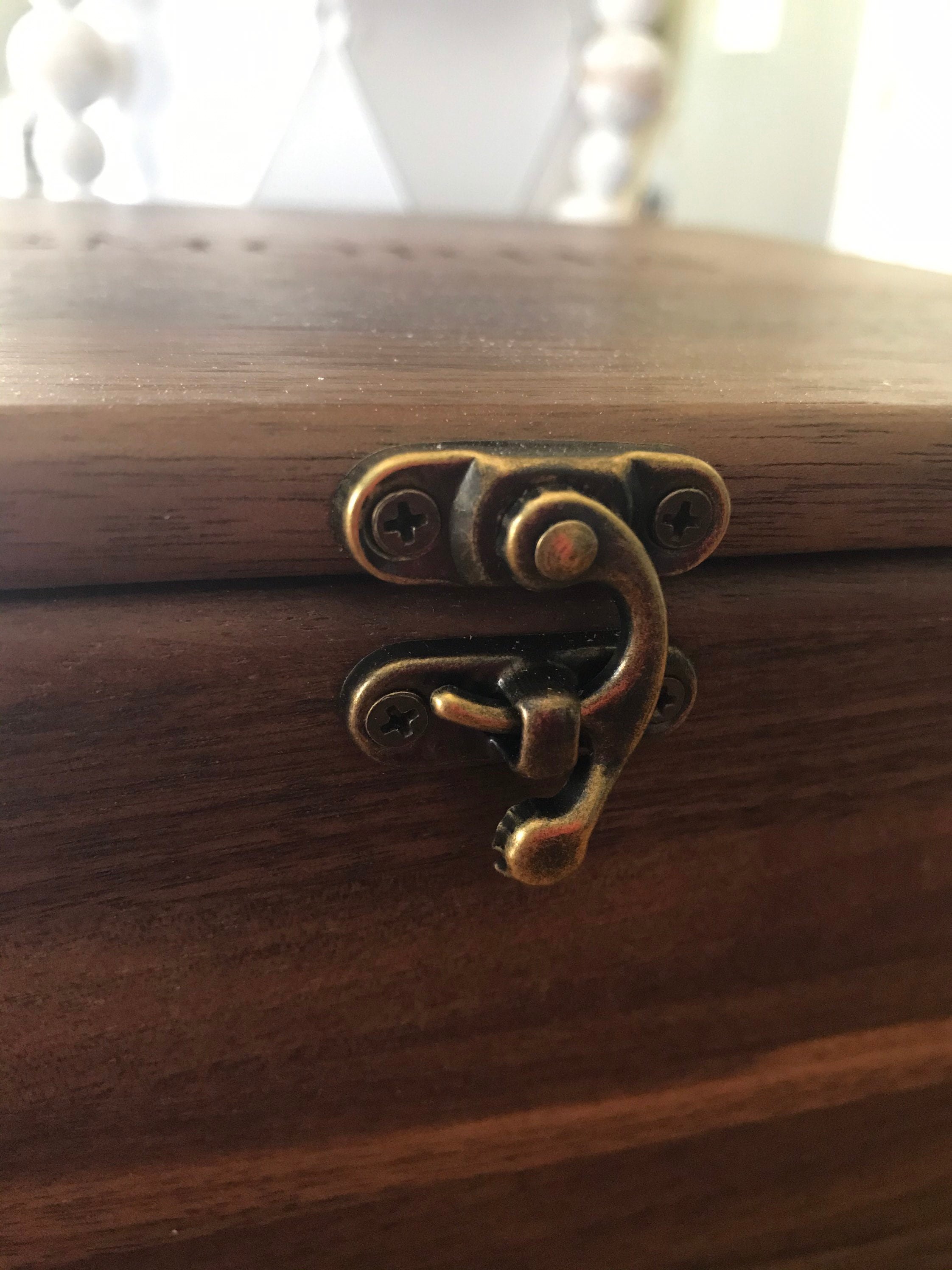 https://i.etsystatic.com/13253302/r/il/d56c1a/2990416526/il_fullxfull.2990416526_9jma.jpg
