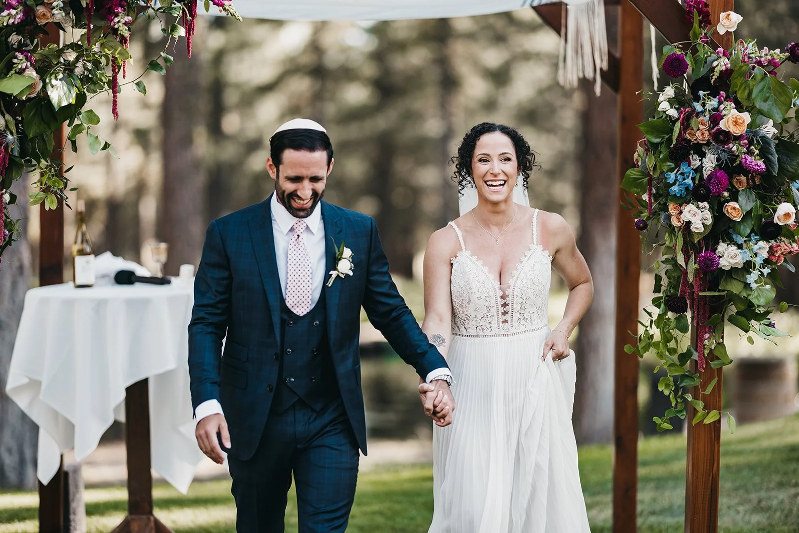 Real Summer Jewish Wedding at Chalet View Lodge: Jon & Arielle’s Traditional Celebration of Love