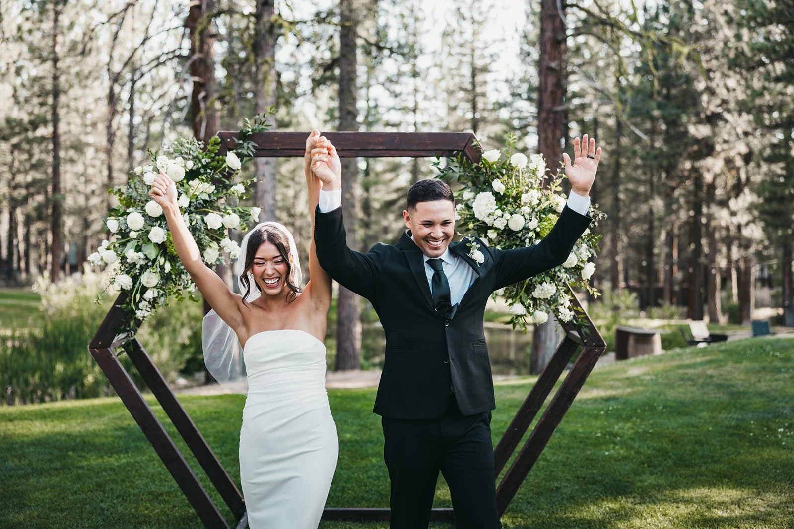 A Fourth of July Wedding at Chalet View Lodge: Mikaila &amp; Jason's Sierra Nevada Celebration