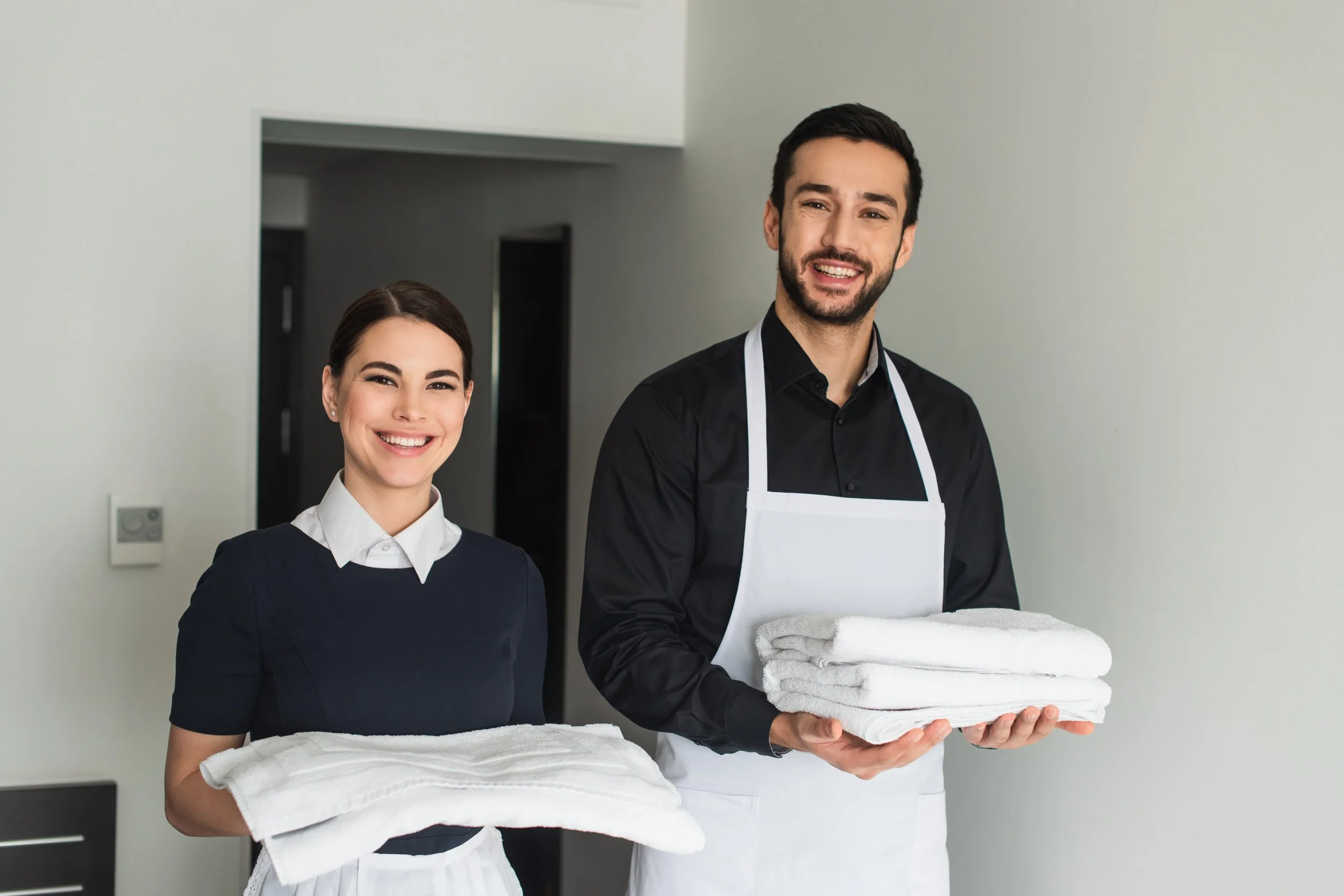 Managing Guest Laundry Before and After Hosting Visitors