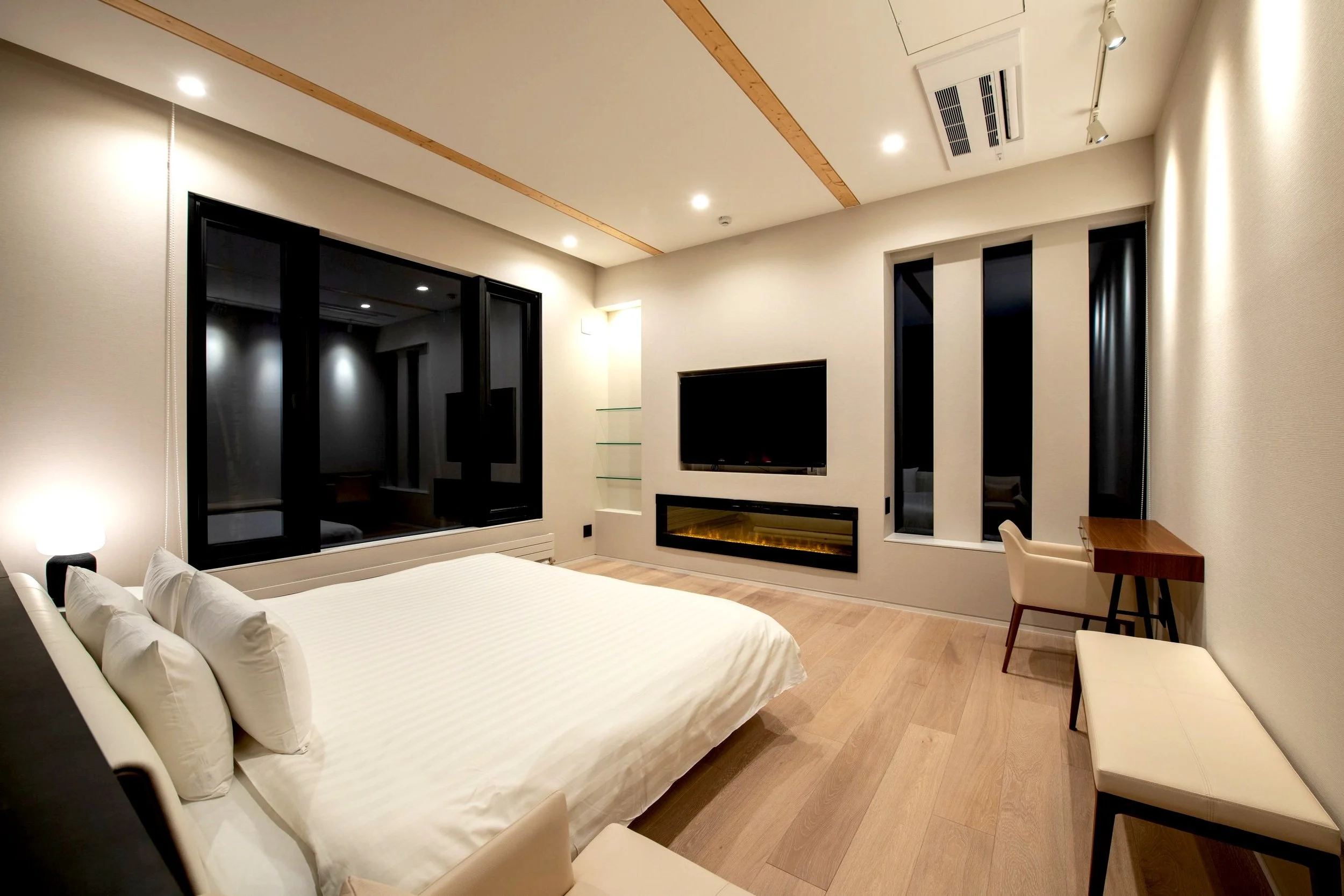 Master Bedroom - Yuki Sugi Chalet - Niseko