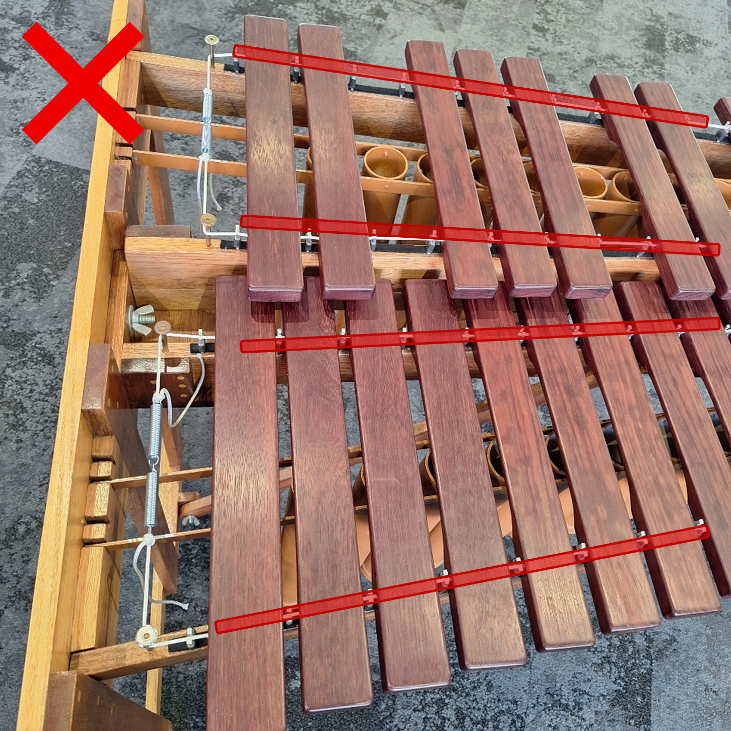 Overhead show of marimba bars. Red highlight shows the worst playing zone.