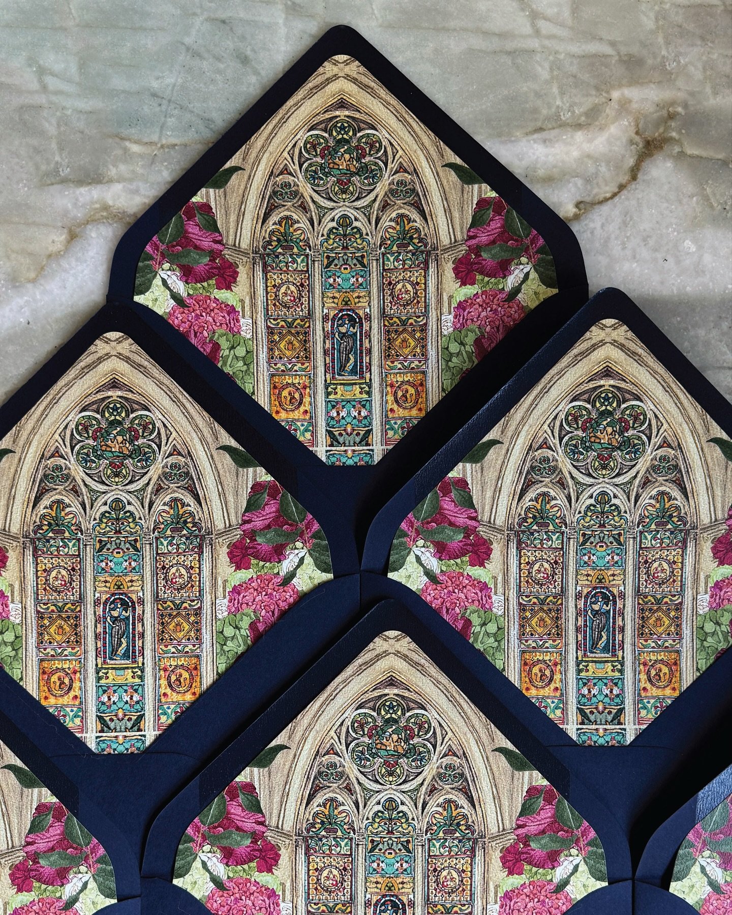 I&rsquo;m not meant to play favourites&hellip; but how could I not with this one?
Two beautiful venues, one very adored cat (giving queen mimi the spotlight she deserves) and endless little details (the envelope liner was a true labour of love) that 