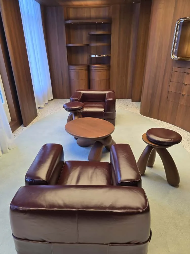 PHOTO-2025-11-06-19-54-16 3.jpg