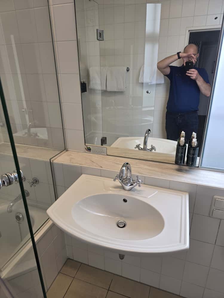 PHOTO-2025-11-06-19-55-45 3.jpg