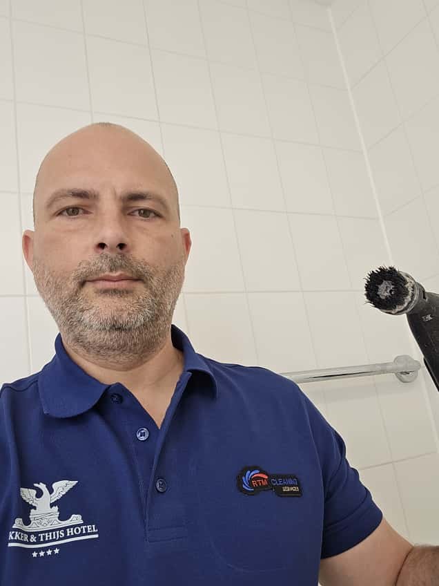 PHOTO-2025-11-06-19-55-45 5.jpg