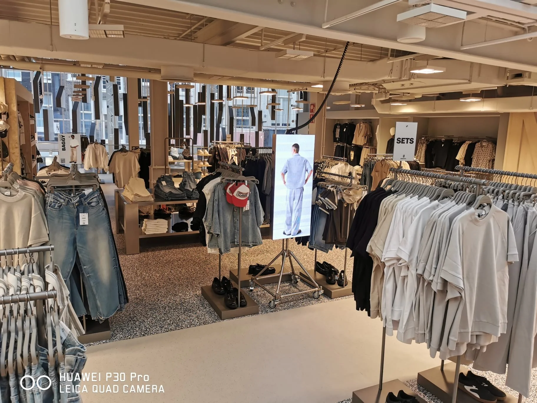 Project 6 - Bershka Amsterdam