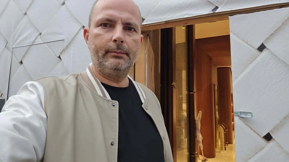 PHOTO-2025-11-06-20-08-14 4.jpg