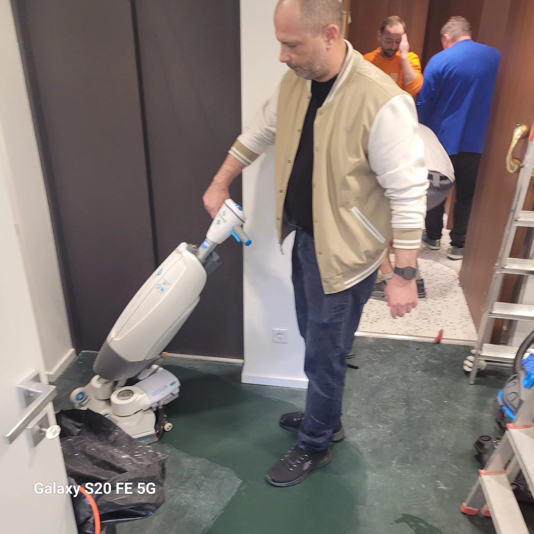 PHOTO-2025-11-06-20-08-15 3.jpg