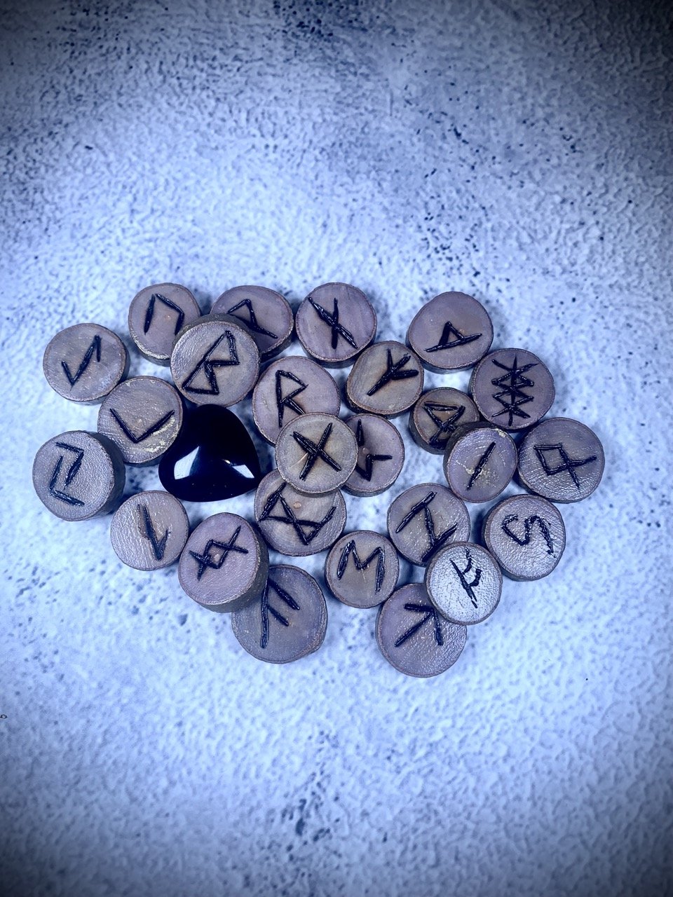 Runes Elder Futhark EF-101