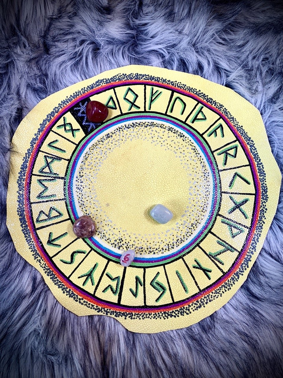 Divination Mat Elder Futhark DME-C2