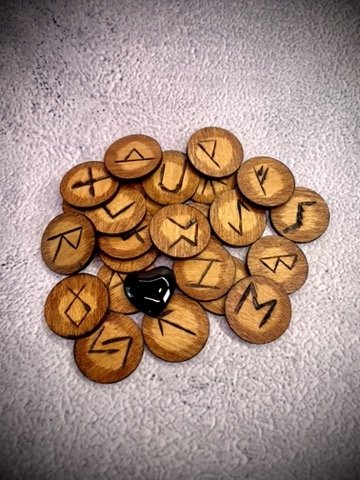 Runes Elder Futhark EF-115