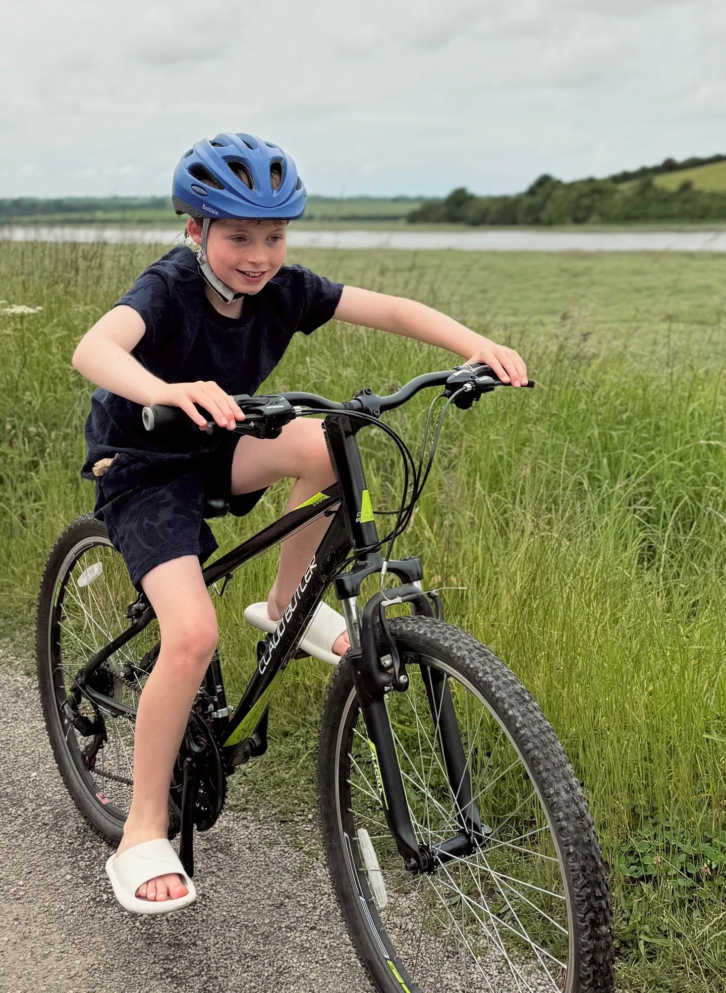 There's something about watching kids find their confidence on a bike that just makes your day ☀️ These guys have been coming to us since they were little and we love to see them grow more confident each time, moving up a bike size and those smiles j