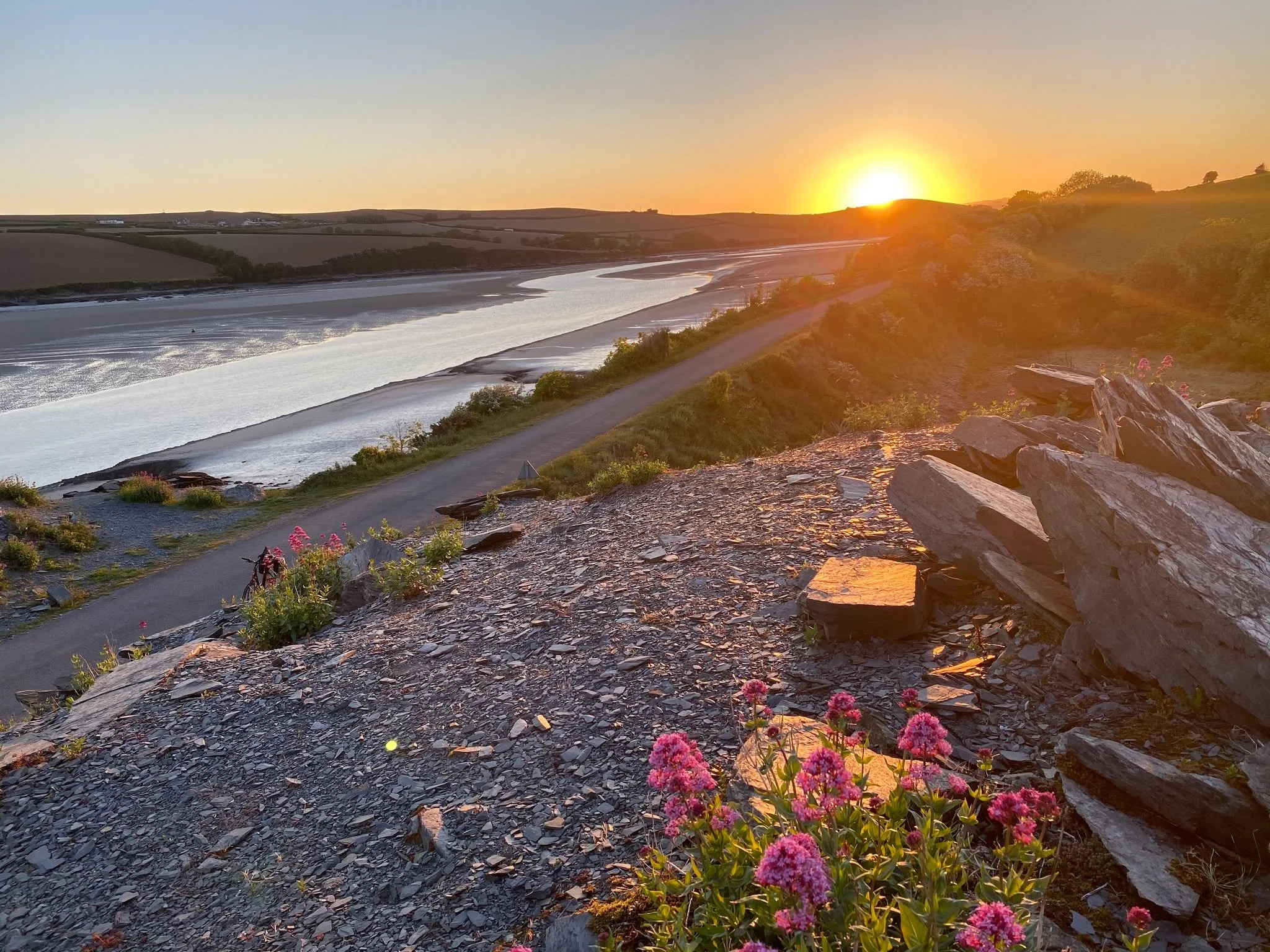 The view from up here never gets old.
The quarry sits roughly halfway along the trail and on a day like this, with the sun out and the river stretching out below, it's a proper moment. The tides are putting on a bit of a show at the moment too &mdash