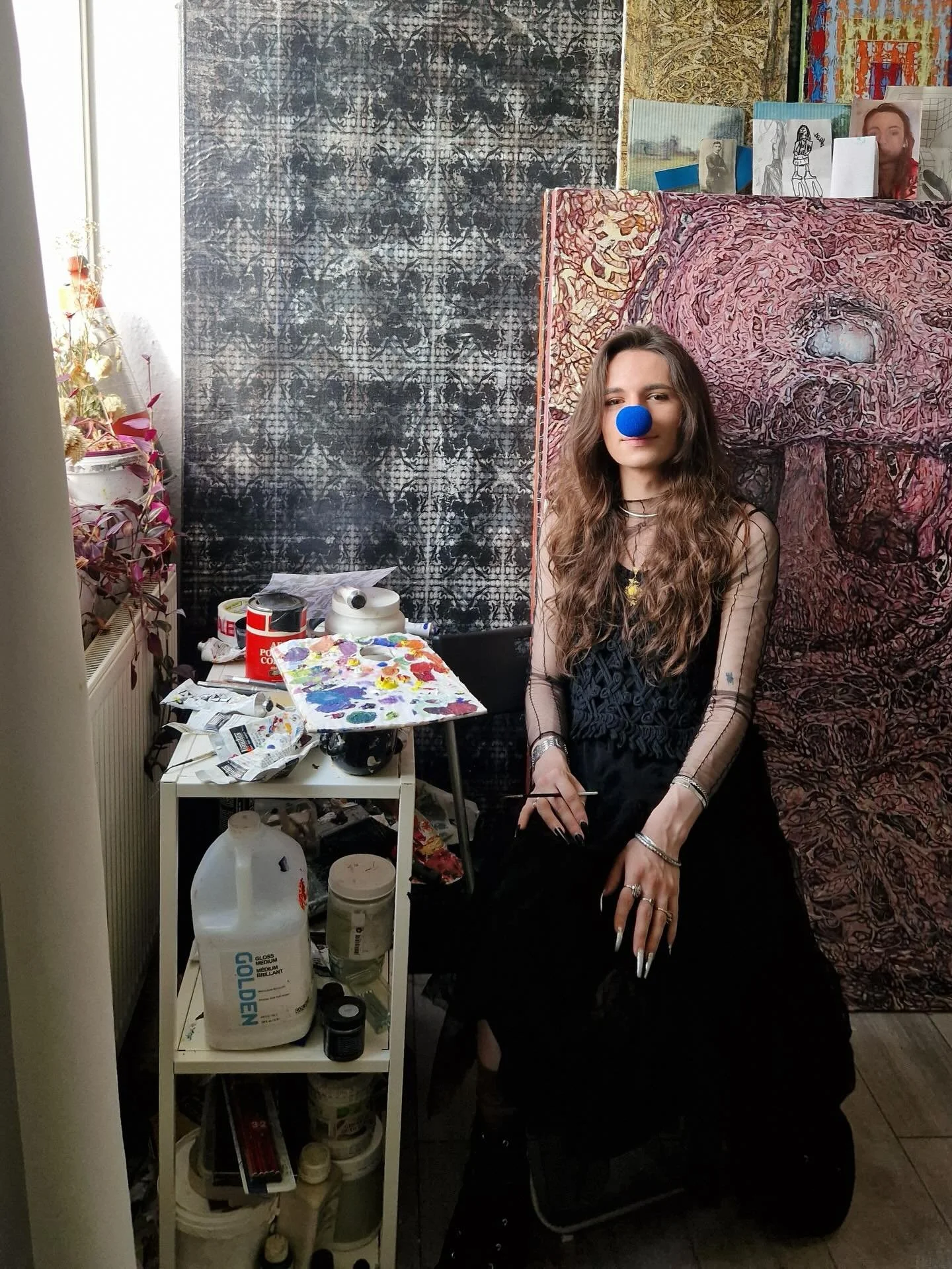 Meet Noah Mashiak @noahmashiak , an artist featured at @halfofvenus gallery, swap to see selected artworks. Noah Mashiak (b. 1999) is an American artist living in London. He holds a BFA in Painting from Rhode Island School of Design and an MA from th