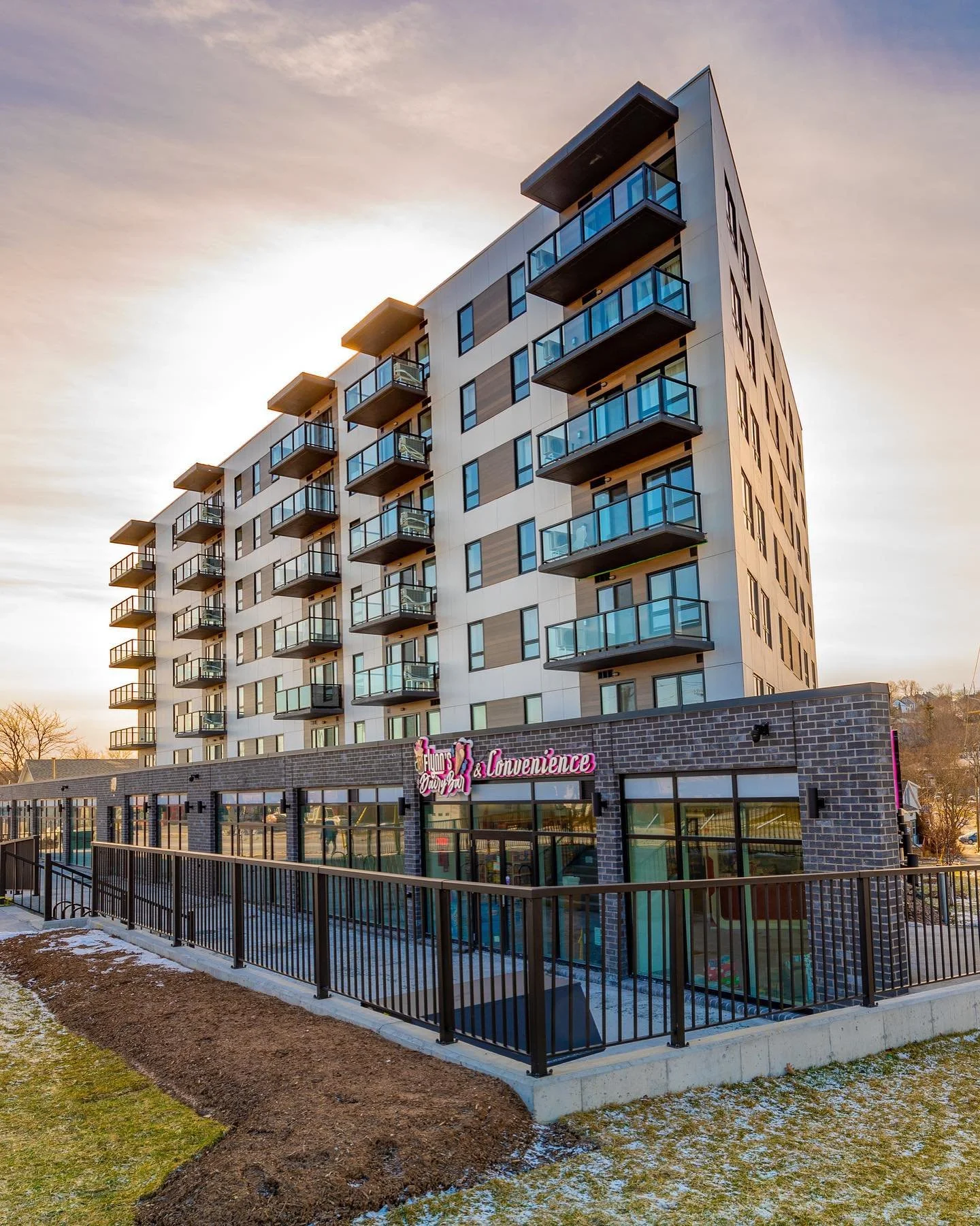 K&Oslash;L Pure White | The Azal | Halifax NS
📸 @acorn_art_photography

Architect @tealarchitects 
Developer @fhdevgroup 
Install @trunk7contracting
.
.
#kolfacade #architect #material #commercialconstruction #builder #facade #architecture #cladding